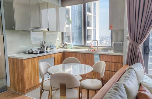 Tan Qui Dong Apartment | EcoGreen Saigon: Family-Friendly Stay with Spa & Pool