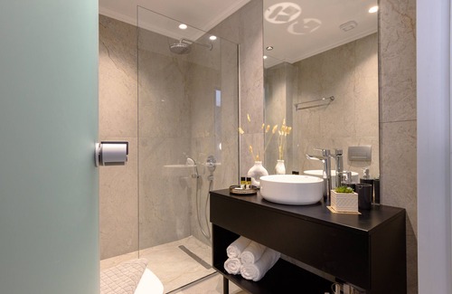 Marathos Apartment | EcoHeaven: Your Affordable Retreat Awaits!