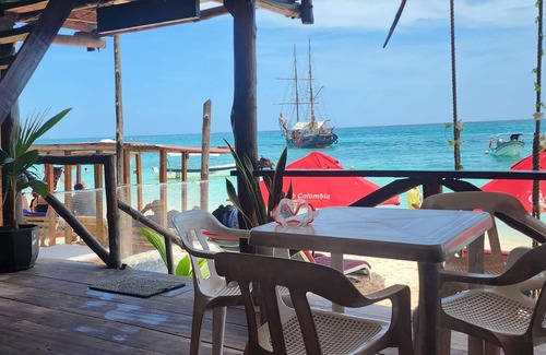 Bocachica Cottage | EcoHotel Hector: Guest Rated 10/10 with Spa & Family Amenities