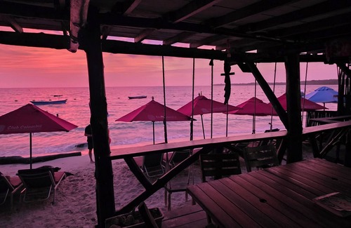 Bocachica Cottage | EcoHotel Hector: Guest Rated 10/10 with Spa & Family Amenities