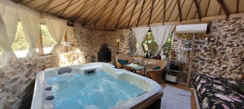 Saint-Maximin-la-Sainte-Baume Bed & Breakfast | Explore Eco-Friendly Ecolodges in Scenic Provence
