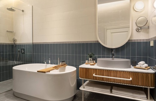 Galata Hotel | Exceptional Ecole St Pierre Hotel with Family-Friendly Amenities