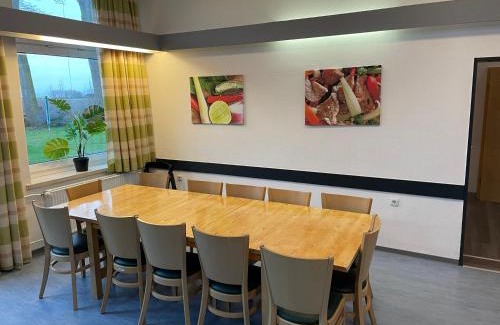 Oesterdeichstrich Apartment | EcoLodge Gruppe: Pet-Friendly Retreat with Full Kitchen Access