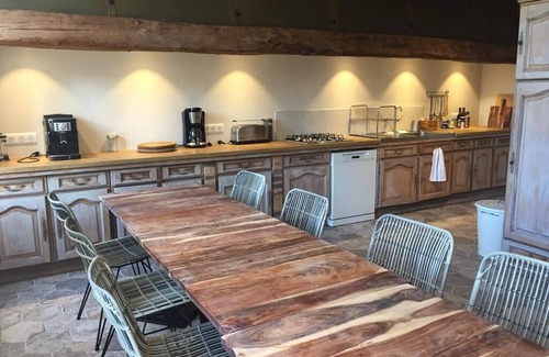 Villeneuve-sur-Yonne House | Eco-Friendly Gites for Groups with Spa & Pet-Friendly Options