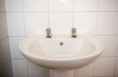 Croydon Hotel | Budget-Friendly Ecomotel Isando with Breakfast & Family Amenities