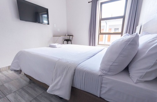 Croydon Hotel | Budget-Friendly Ecomotel Isando with Breakfast & Family Amenities