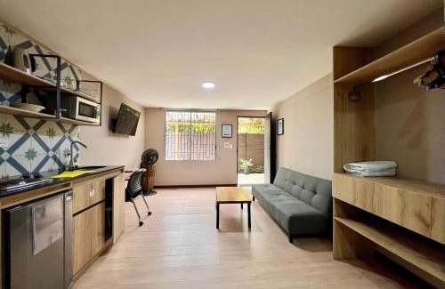 La Aguacatala Apartment | Budget-Friendly A102: Pet & Child-Friendly Stay in Medellín