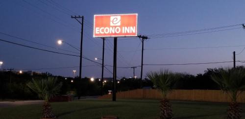 West San Antonio Hotel | Convenient Stay at Econo Inn Lackland AFB-Seaworld