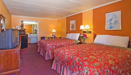 North Burnet Cabin | Convenient Econo Lodge Near The Domain & Arboretum