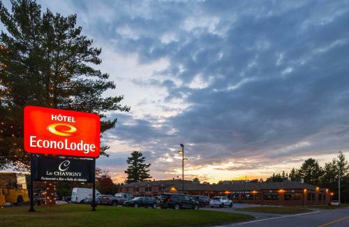 Deschambault-Grondines Cabin | Budget-Friendly Econo Lodge: Pet Friendly & Family Welcoming