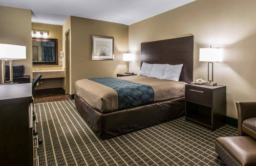 De Funiak Springs Hotel | Budget-Friendly Stay at Econo Lodge Defuniak Springs
