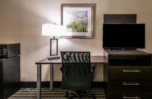 De Funiak Springs Hotel | Budget-Friendly Stay at Econo Lodge Defuniak Springs