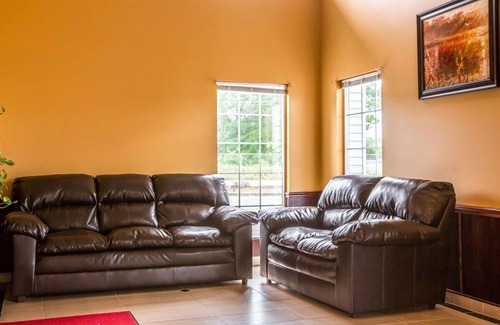 Eufaula Hotel | Budget-Friendly Stay at Econo Lodge Eufaula with Breakfast