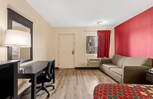 Fredericksburg Hotel | Budget-Friendly Econo Lodge Fredericksburg with Restaurant