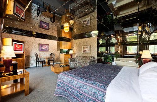 Brossard Cabin | Pet-Friendly Econo Lodge with Great Guest Reviews