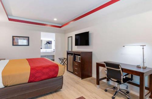 Barker Cabin | Budget-Friendly Econo Lodge: Family-Friendly Atmosphere