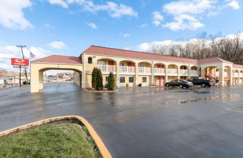 Huntington Cabin | Budget-Friendly Econo Lodge Huntington Near Barboursville