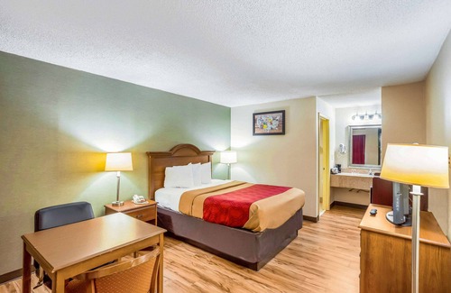 Huntington Hotel | Comfortable Econo Lodge Huntington Near Barboursville University