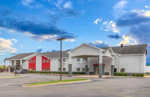 North Little Rock Hotel | Budget-Friendly Econo Lodge Inn & Suites in North Little Rock