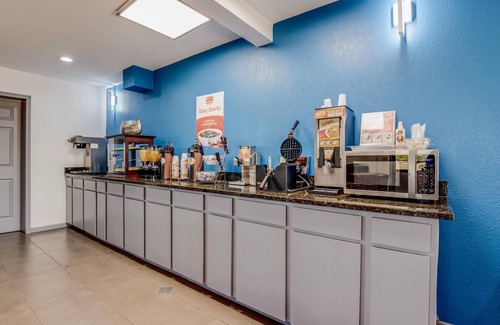 Enid Hotel | Budget-Friendly Stay at Econo Lodge Inn & Suites