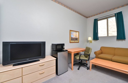 Jackpot Hotel | Budget-Friendly Econo Lodge Inn & Suites with Breakfast