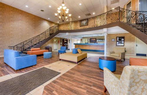 Triadelphia Hotel | Pet-Friendly Econo Lodge Inn & Suites in Triadelphia