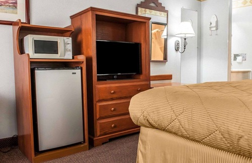 Mesilla Park Hotel | Budget-Friendly Econo Lodge near Las Cruces University