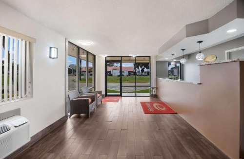 Boys Ranch Cabin | Budget-Friendly Econo Lodge: Pet Friendly with Pool Access
