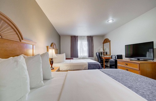 Livingston Hotel | Gateway to Yellowstone: Econo Lodge with Pool & Hot Tub