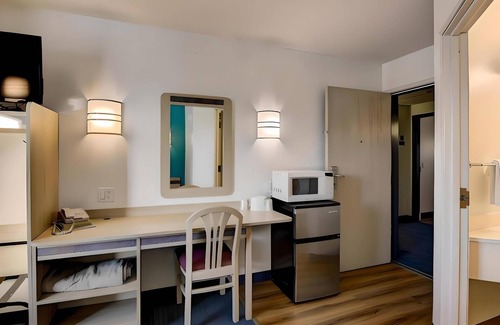 Menomonie Hotel | Comfortable Stay at Motel 6 Menomonie, WI with Great Amenities