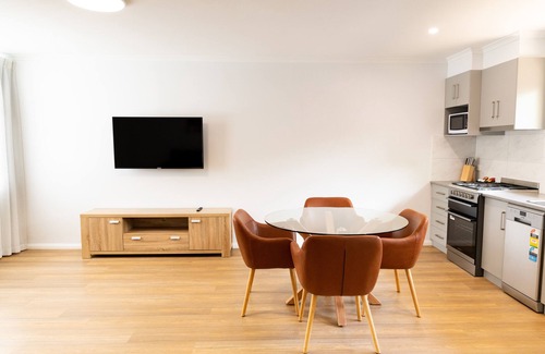 Mildura Hotel | Budget-Friendly Econo Lodge Mildura with Pool & Breakfast