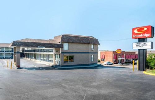 Rolla Cabin | Budget-Friendly Econo Lodge Near Missouri University