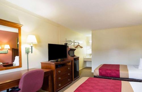 Charlottesville Hotel | Budget-Friendly Econo Lodge North in Charlottesville