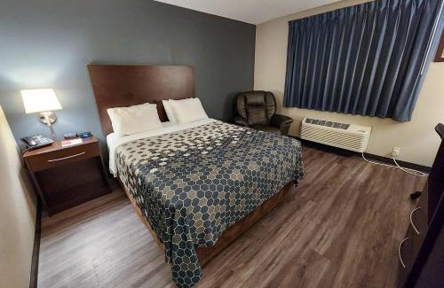 Ortonville Cabin | Pet-Friendly Econo Lodge: Guest Rated 10/10 for Families