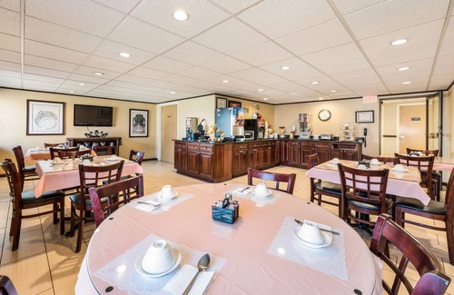 Quakertown Hotel | Budget-Friendly Stay at Econo Lodge with Family Amenities