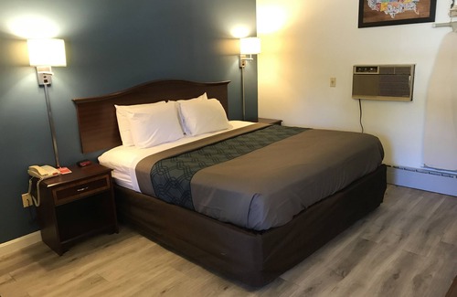 St. Albans Hotel | Budget-Friendly Econo Lodge St Albans with Family Amenities