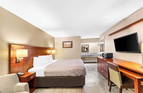 Texarkana Hotel | Comfortable Econo Lodge Texarkana I-30 with Breakfast Included