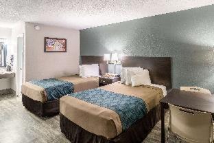 Crestview Cabin | Budget-Friendly Econo Lodge: Pet & Child Friendly Stays