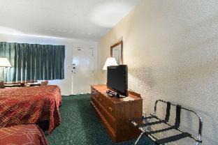 Crestview Cabin | Budget-Friendly Econo Lodge: Pet & Child Friendly Stays