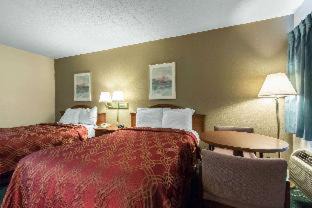 Crestview Cabin | Budget-Friendly Econo Lodge: Pet & Child Friendly Stays