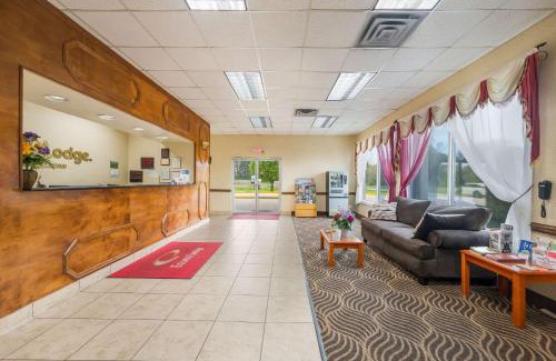 Good Hope Cabin | Budget-Friendly Econo Lodge: Pet and Child Friendly Stay