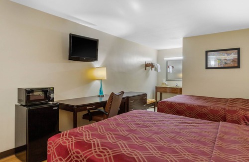 Gaffney Hotel | Budget-Friendly Econo Lodge with Breakfast and Family Amenities