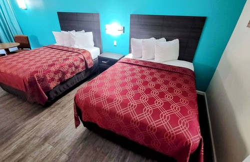 Kosciusko Hotel | Affordable Econo Lodge: Family-Friendly with Pool & Breakfast