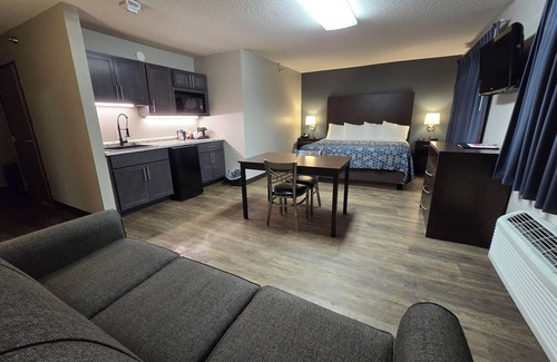Ortonville Hotel | Budget-Friendly Econo Lodge: Highly Rated with Breakfast & More