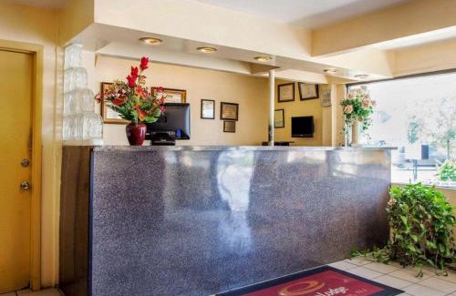 Somers Point Cabin | Cozy Econo Lodge with Pool, Breakfast & Family Amenities