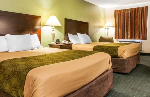 Vincennes Hotel | Budget-Friendly Econo Lodge Vincennes: Pet & Child Friendly
