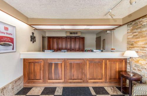 Zanesville Cabin | Budget-Friendly Econo Lodge: Perfect for Families and Pets