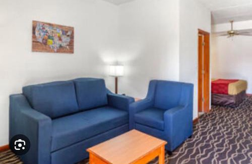 Albany Hotel | Comfortable Stay at Econolodge Inn & Suites with Hot Tub