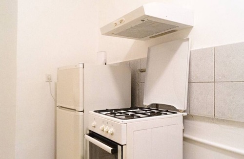 Rudolfsheim-Funfhaus Apartment | Budget-Friendly Apartment with Kitchen, Perfectly Connected