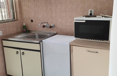 Rana House | Budget-Friendly Bungalow with Kitchenette & Private Bath